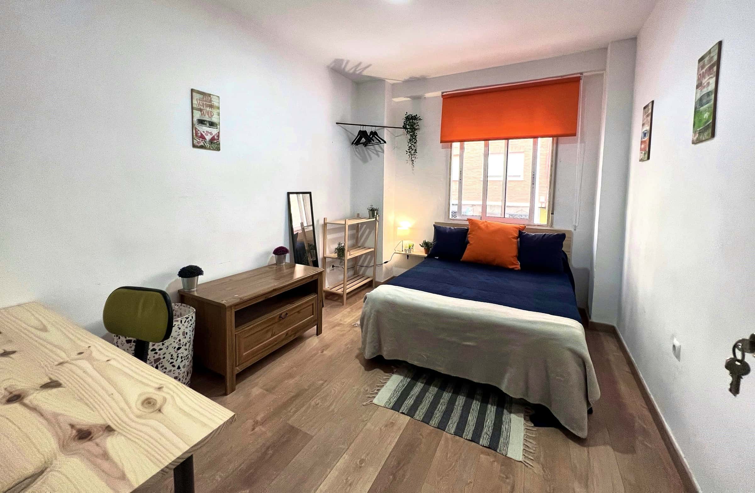 Calle Capitanes de Ripoll H1 apt 8