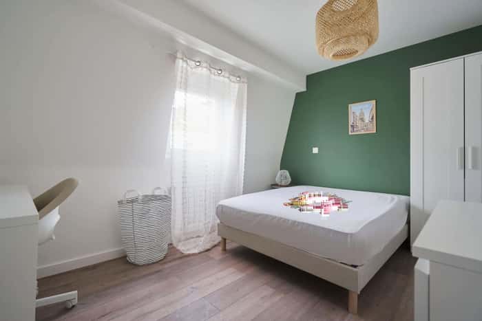 Listing photo thumbnail