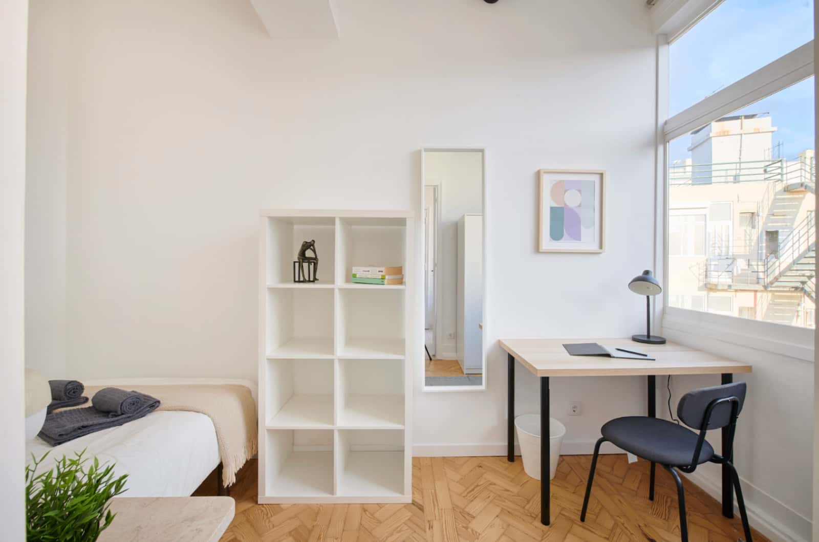 Room in Lisbon, close to the metro line - Room 9