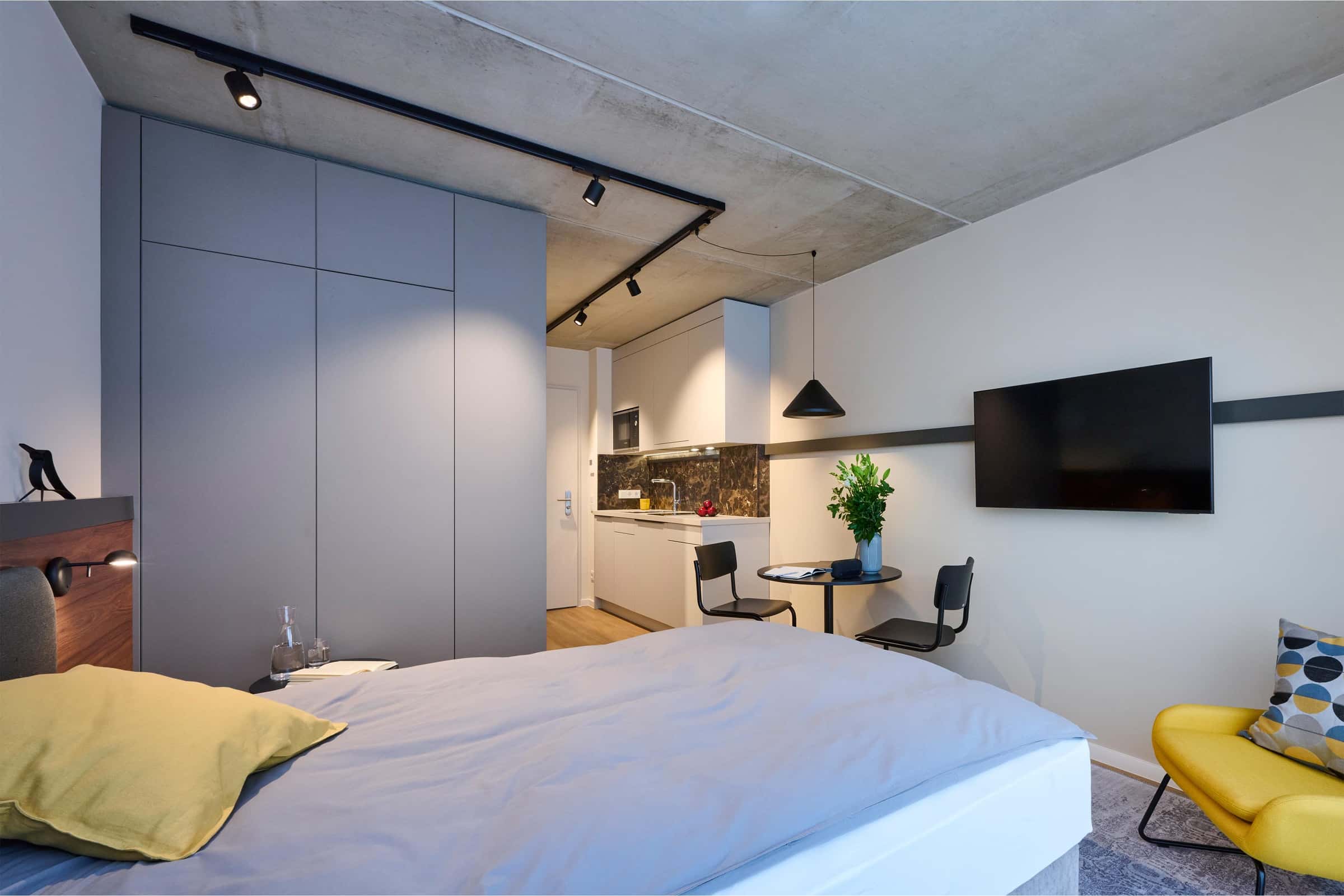 Reduced Rent - All Incl. rent - Fully furnished studio in Charlottenburg - 5 mins away from U7/U2 subway lines