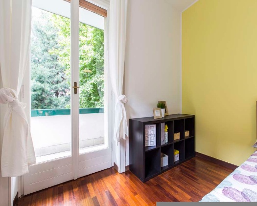 Listing photo thumbnail