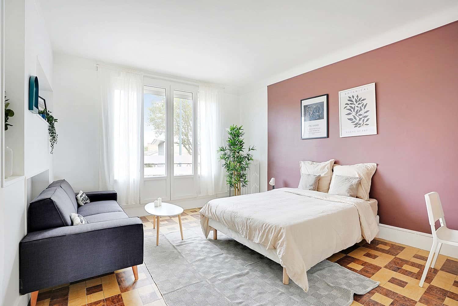 Move into this comfortable 17 m² room near Paris
