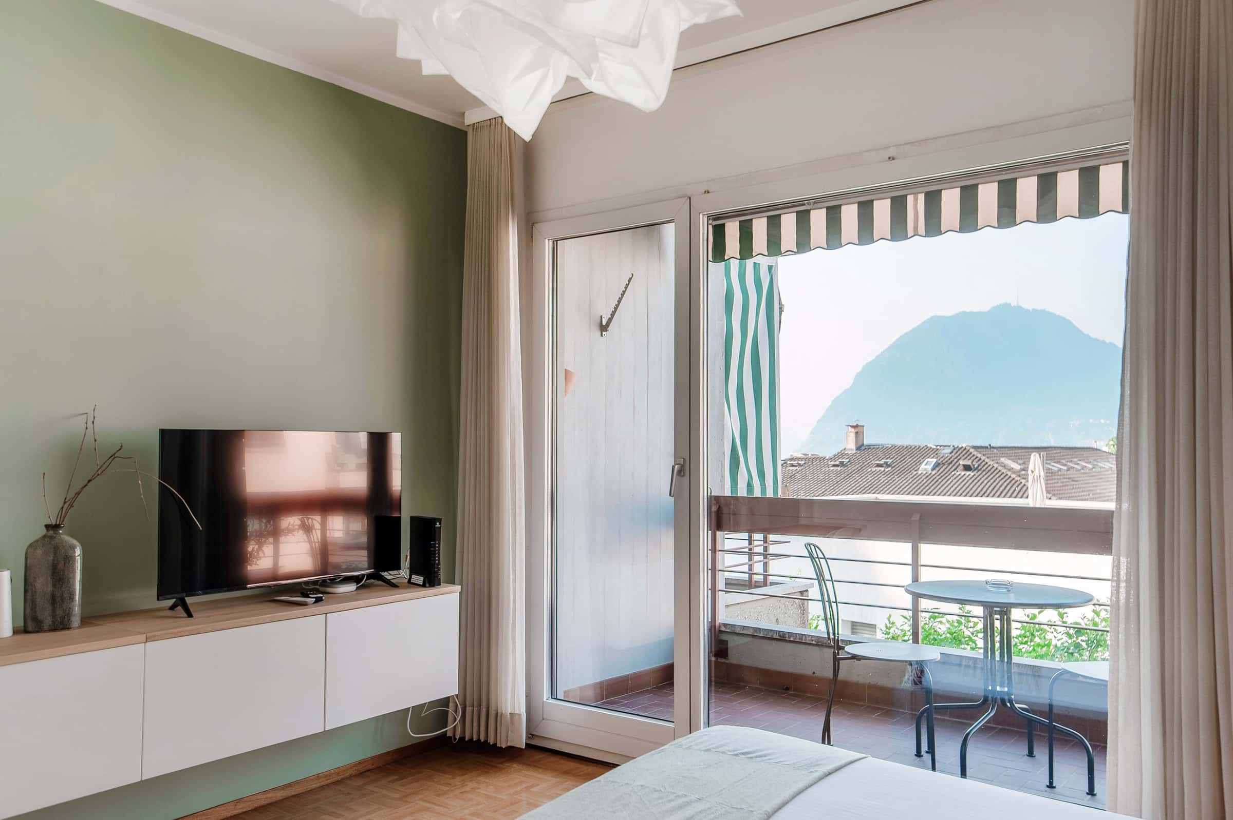 VINORUM STUDIO - Monolocale con balcone a Massagno, vicino a Lugano