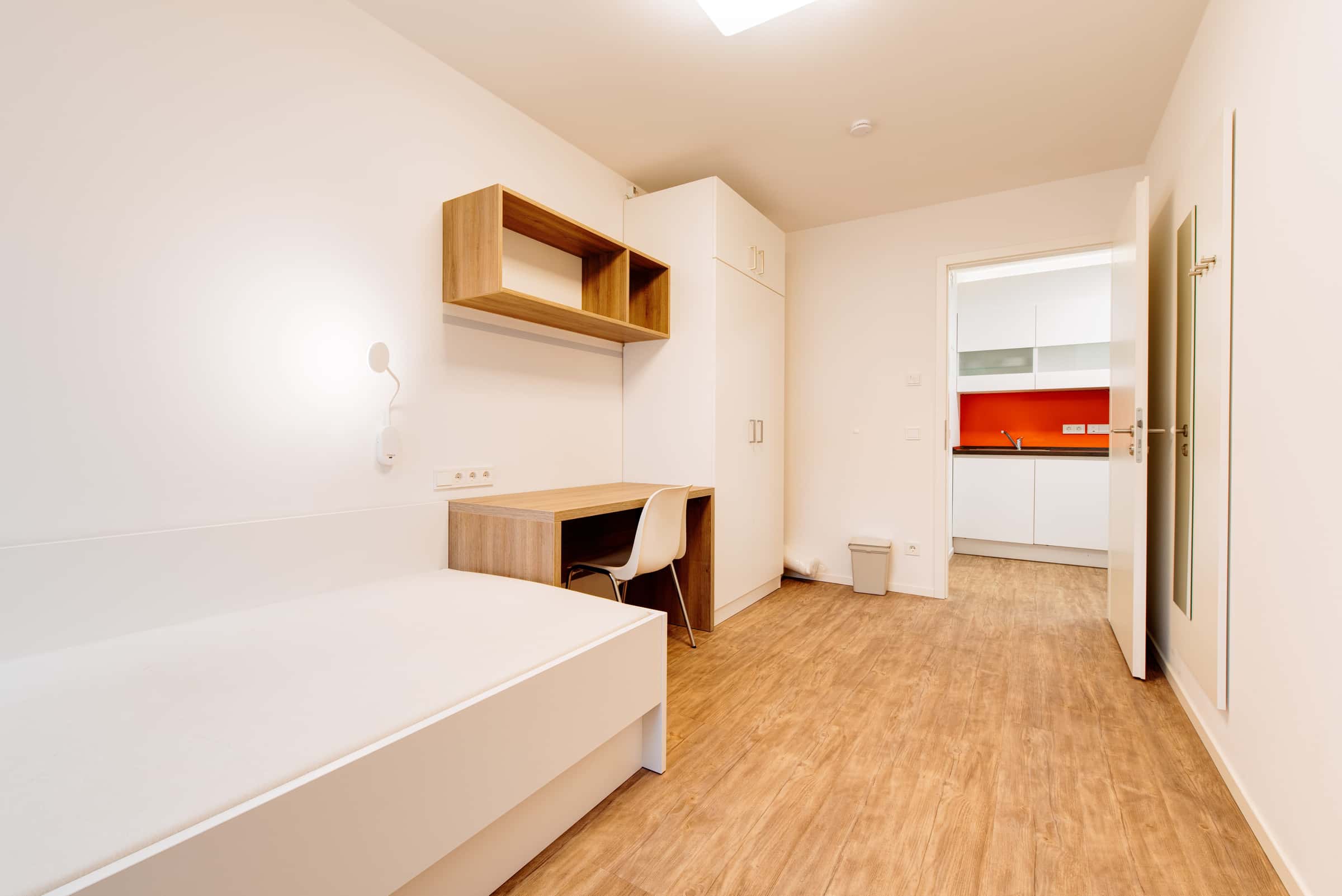 Reduced Rent - Private room in shared apartment for 3 students