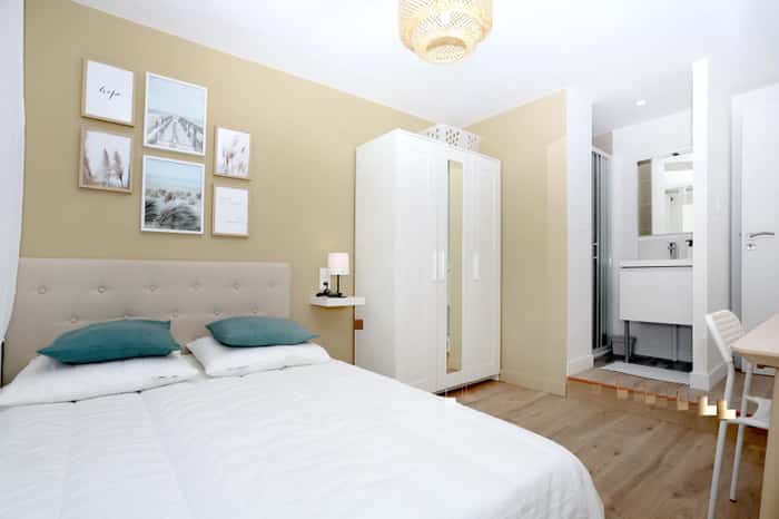 Listing photo thumbnail