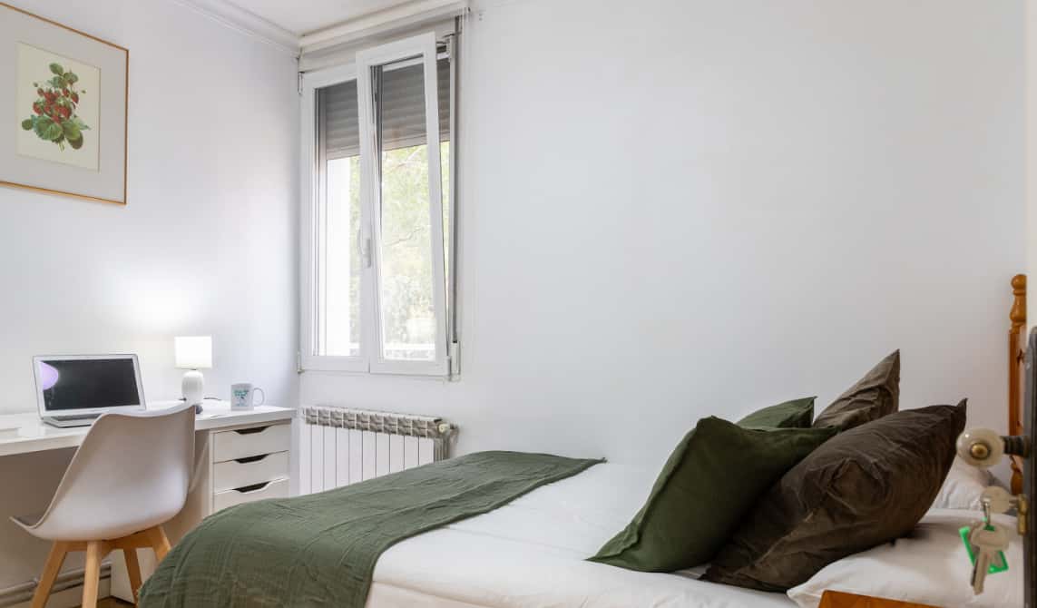 Habitacion privada en Santo Angel de la Guarda, Madrid