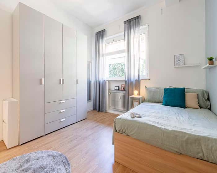 Listing photo thumbnail