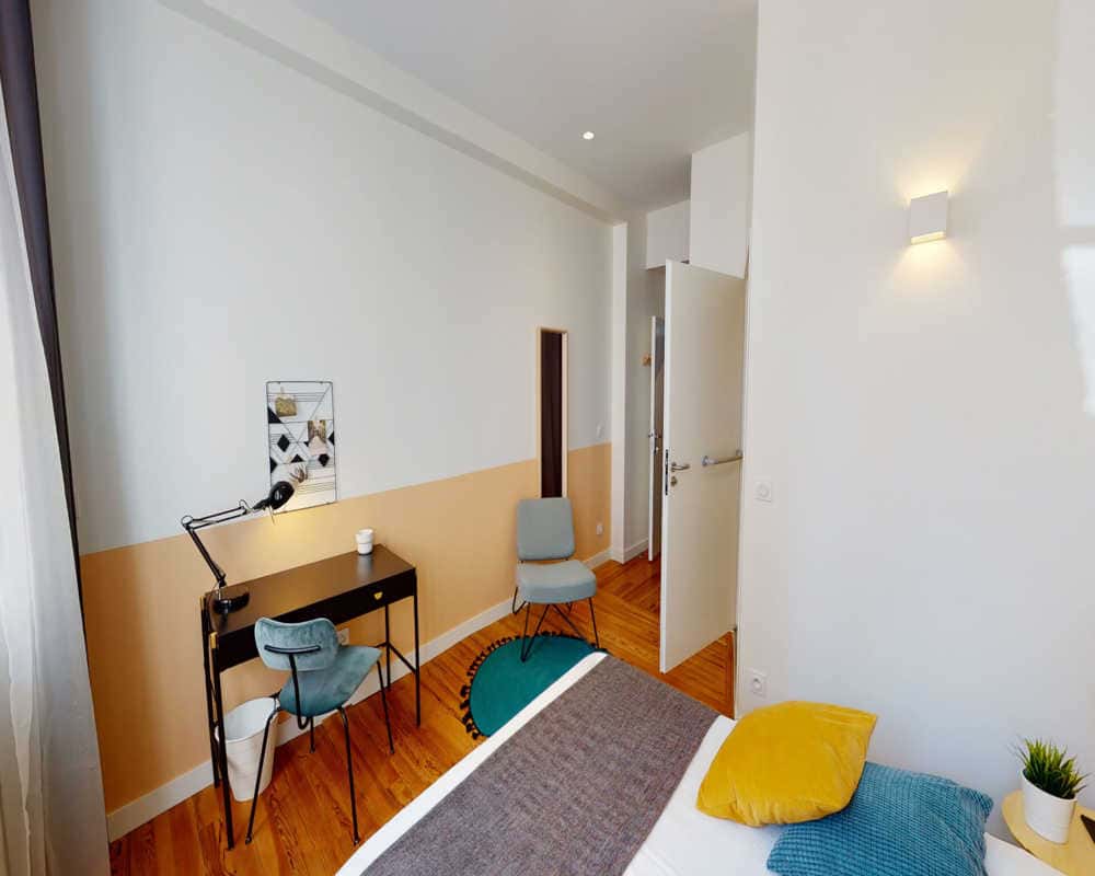 Chambre dans le rue Bellegarde