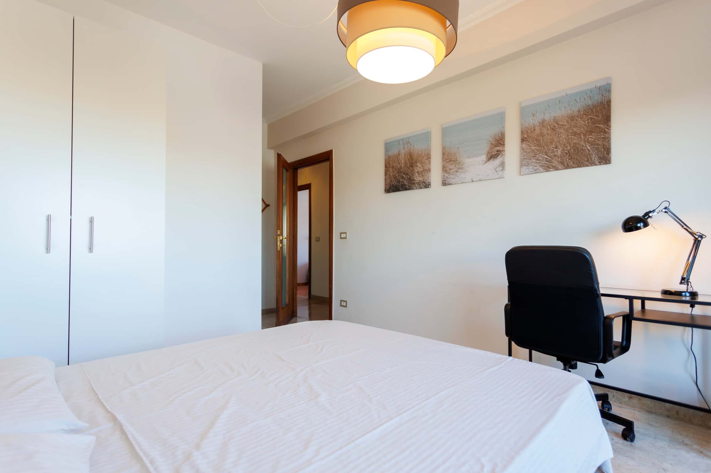 Stanza 9 in via Padre Semerio, Roma (vista Castelli Romani)