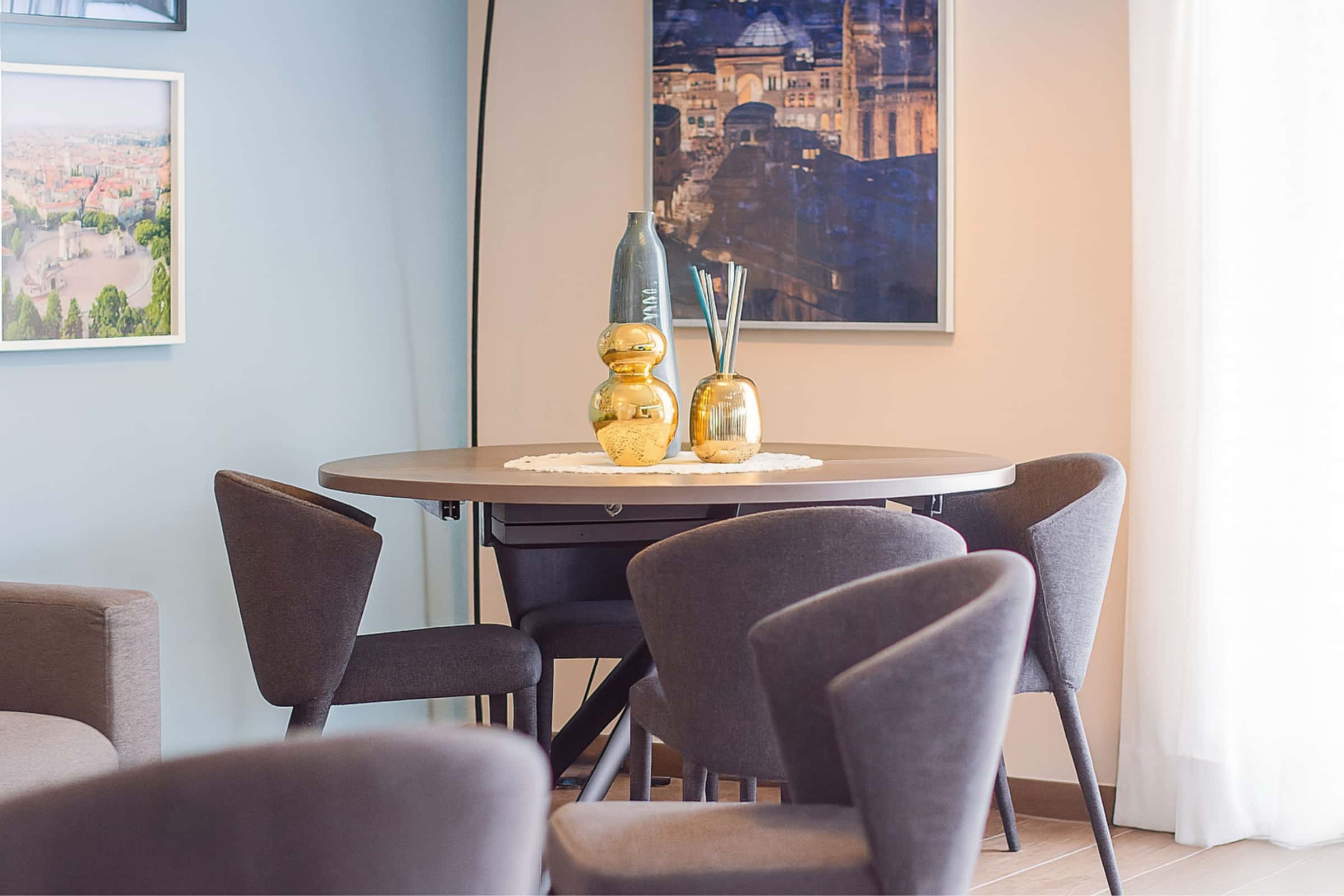 Two-room apartment close to Corso Sempione