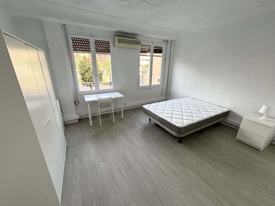 Habitación en piso en calle juan domine, Valencia