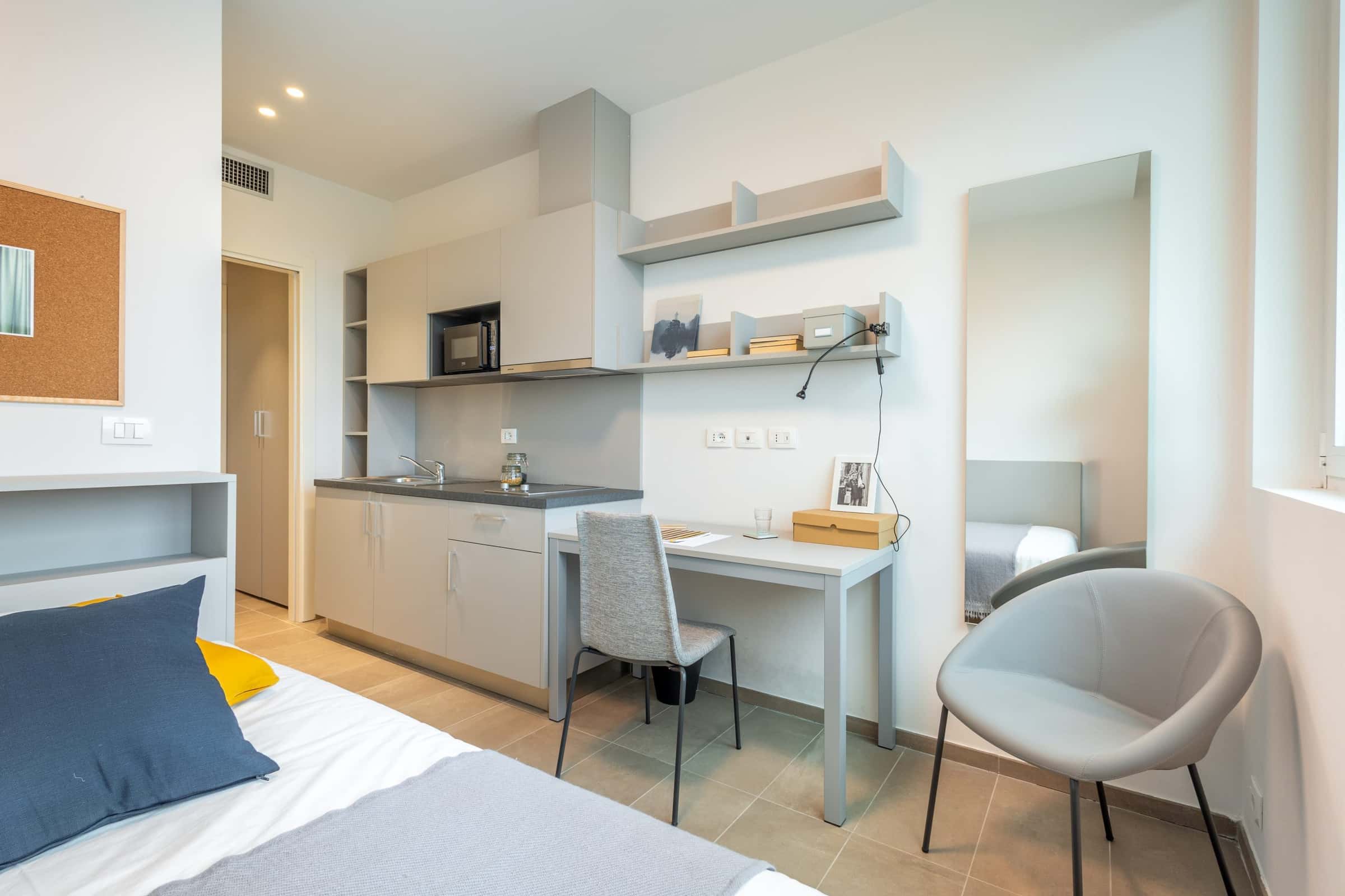 Premium Studio - Courtyard view (Students only)