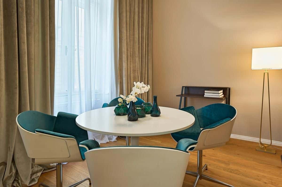 Perfect, pretty suite in the heart of town