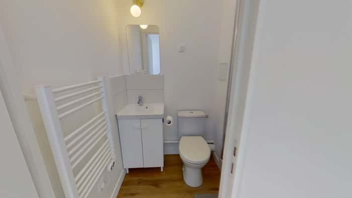 Listing photo thumbnail