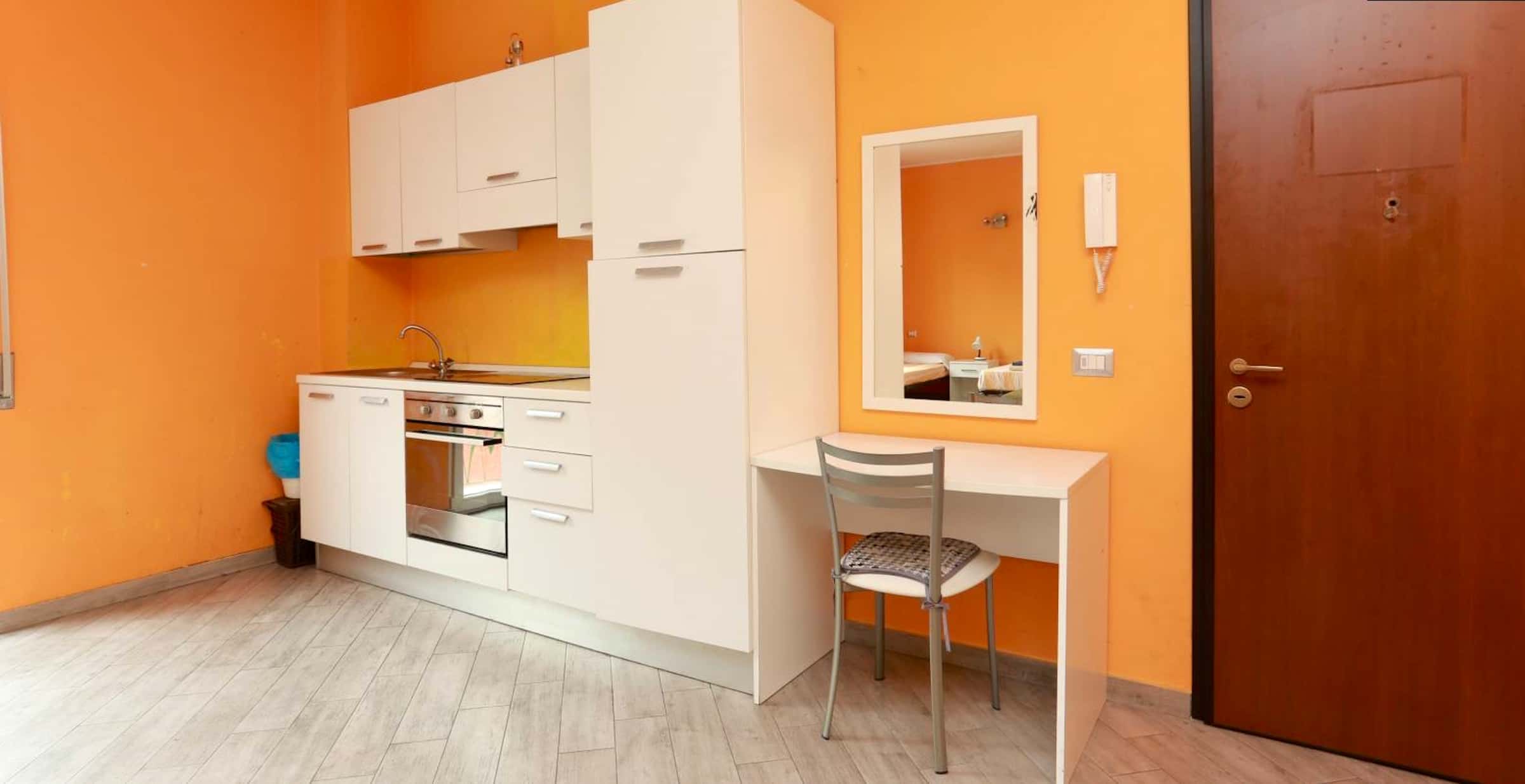 ORANGE STUDIO VIA BORDIGHERA