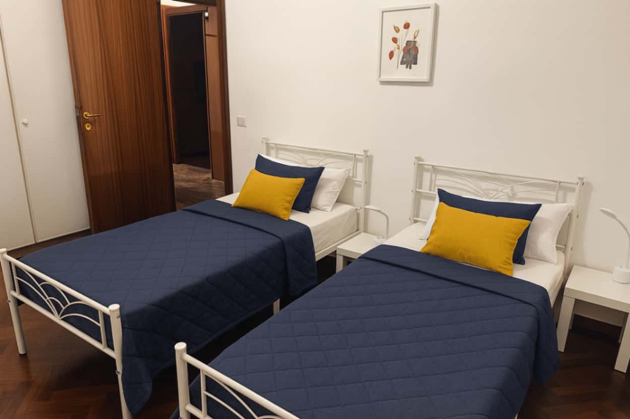 Ampia stanza doppia con aria condizionata