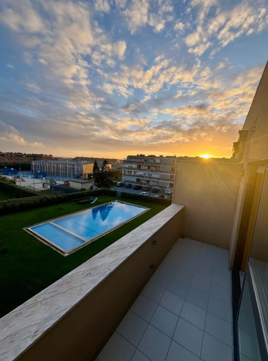Spacious Apartment with balcony in Lavra