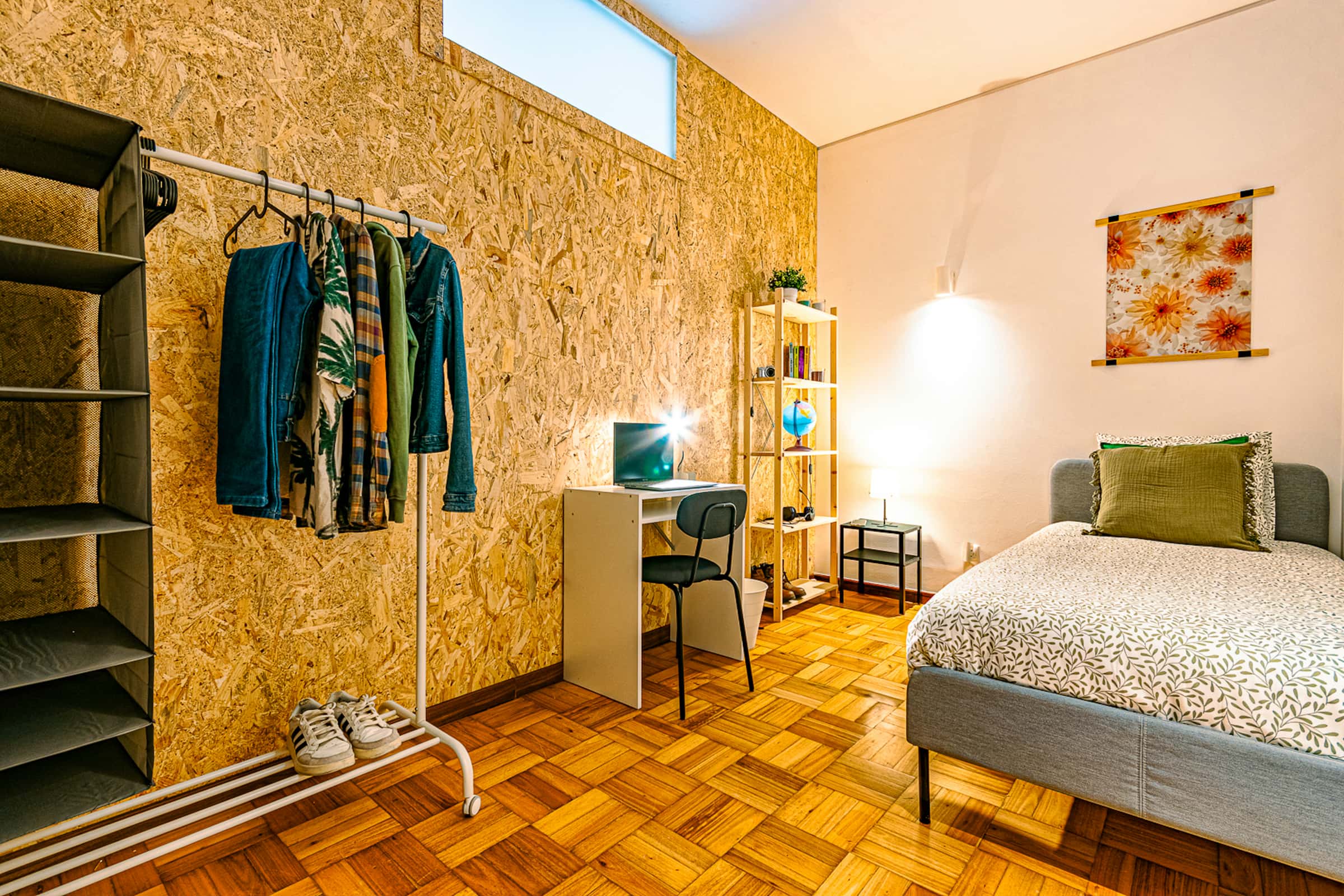 Room in a 6-bedroom apartment in Rua das Artes Gráficas, Porto - Room 3