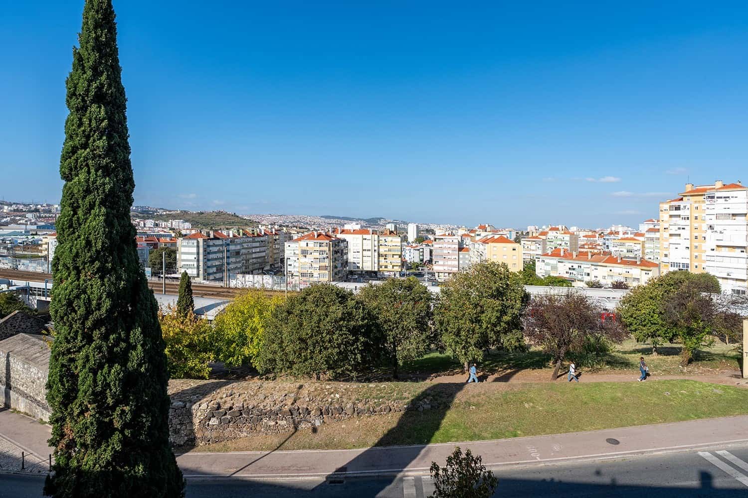 Room 6 - 207. R.António Aleixo 39 3D