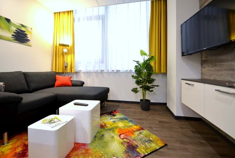 Studio apartment for 2 persons, modernly furnished and fully equipped in Offenbach am Main - Photo 1