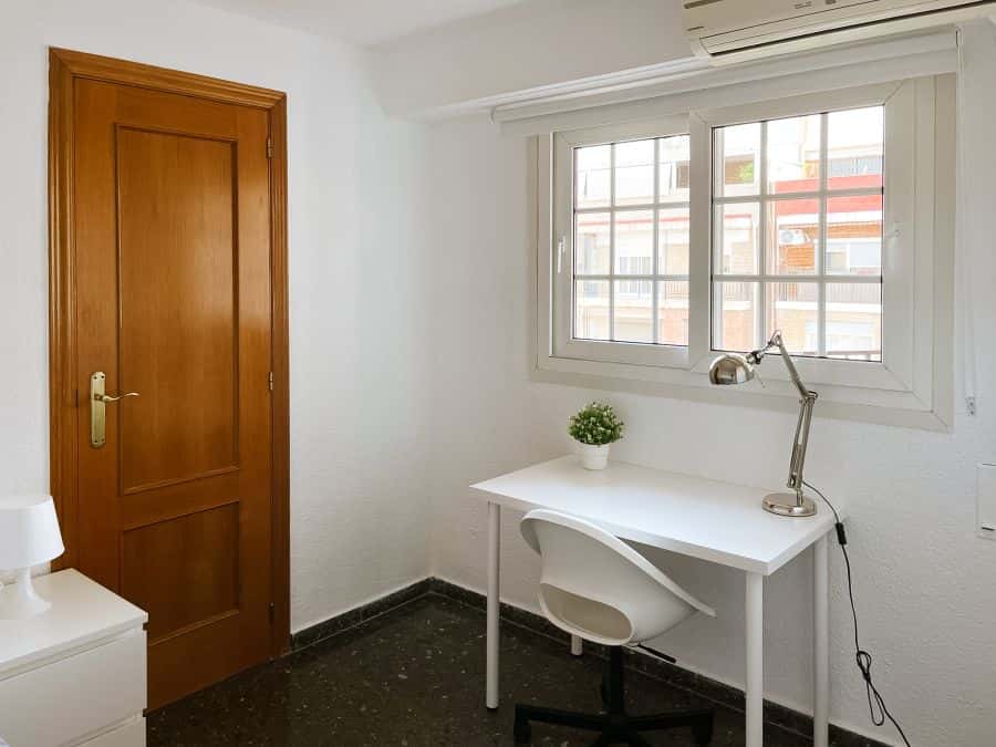 Habitación en piso de 4 habitaciones en Quatre Carreres