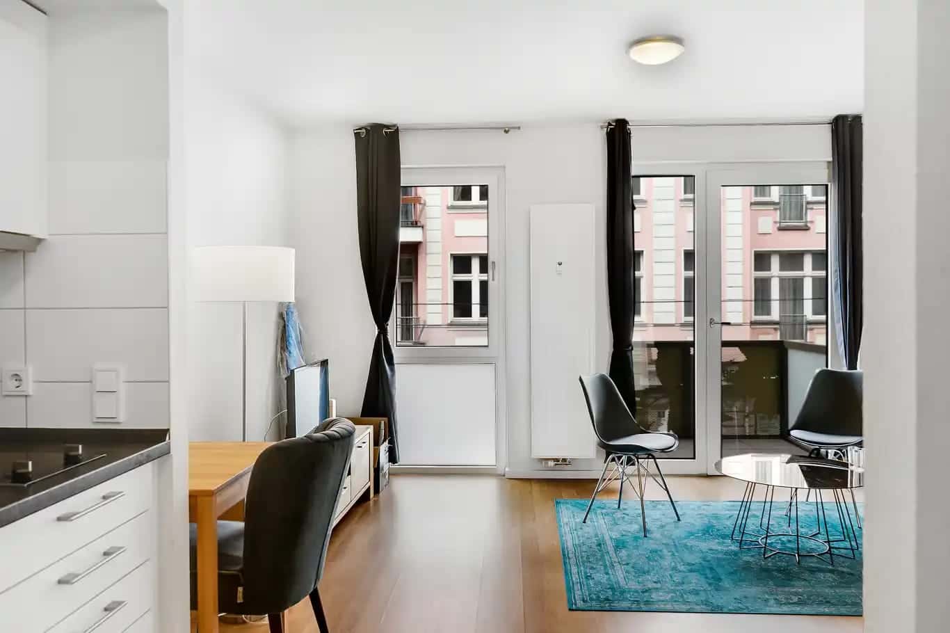 Furnished Studio with Balcony in Adlershof - Photo 3