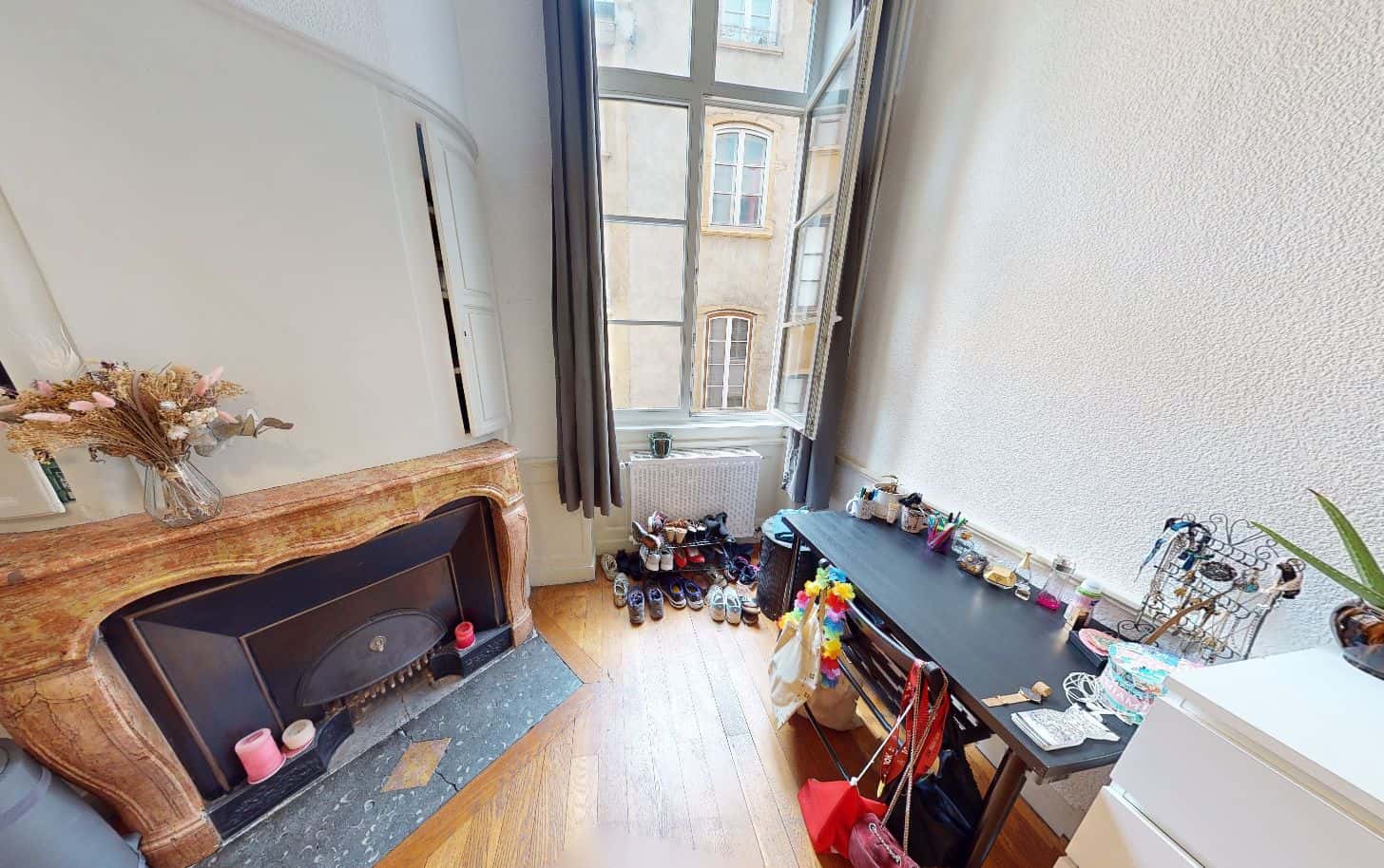 Chambre dans le 6 place de la baleine