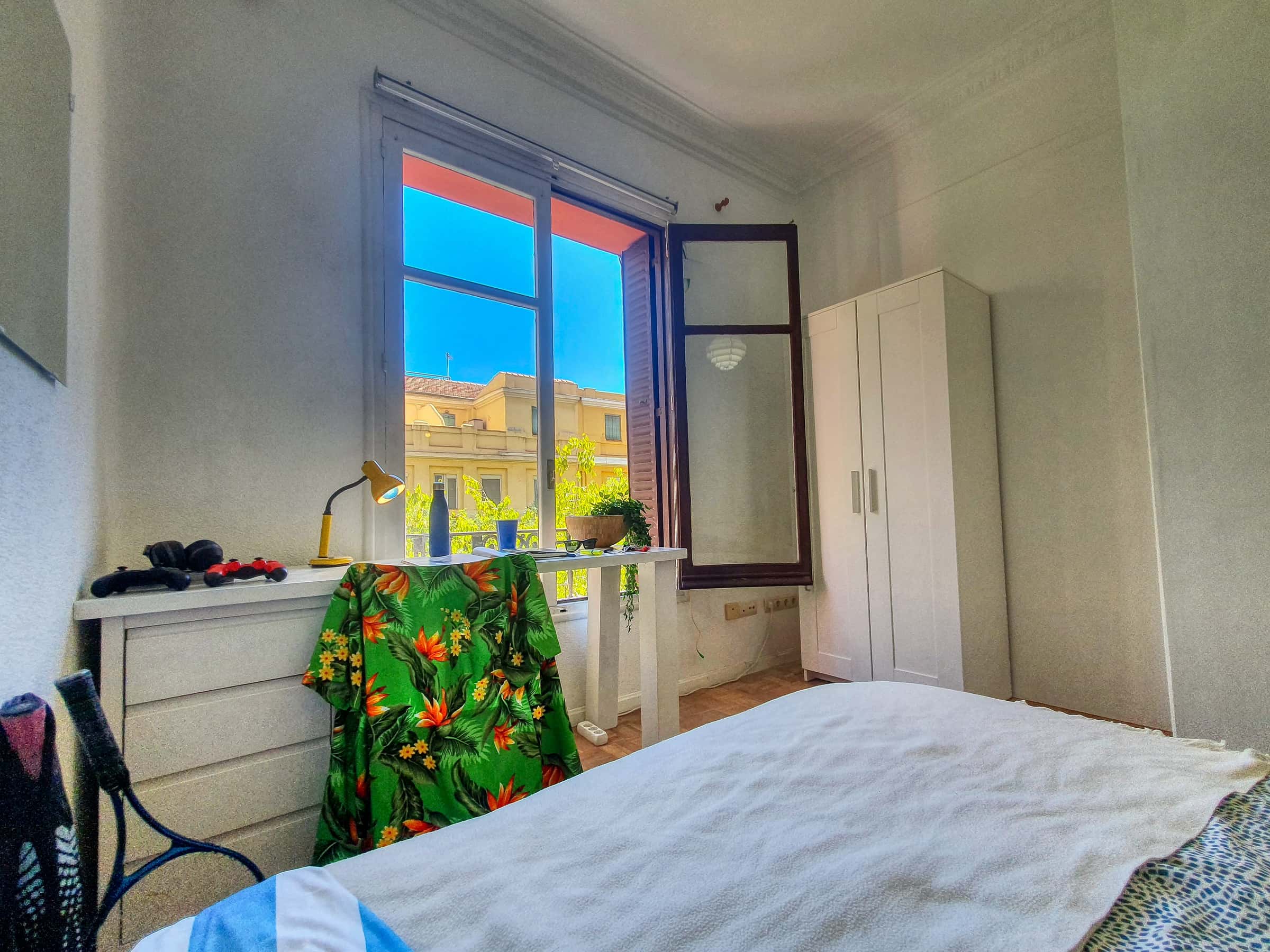 Chambre dans Calle de Vallehermoso, Madrid pour 100 m² avec 5 chambres