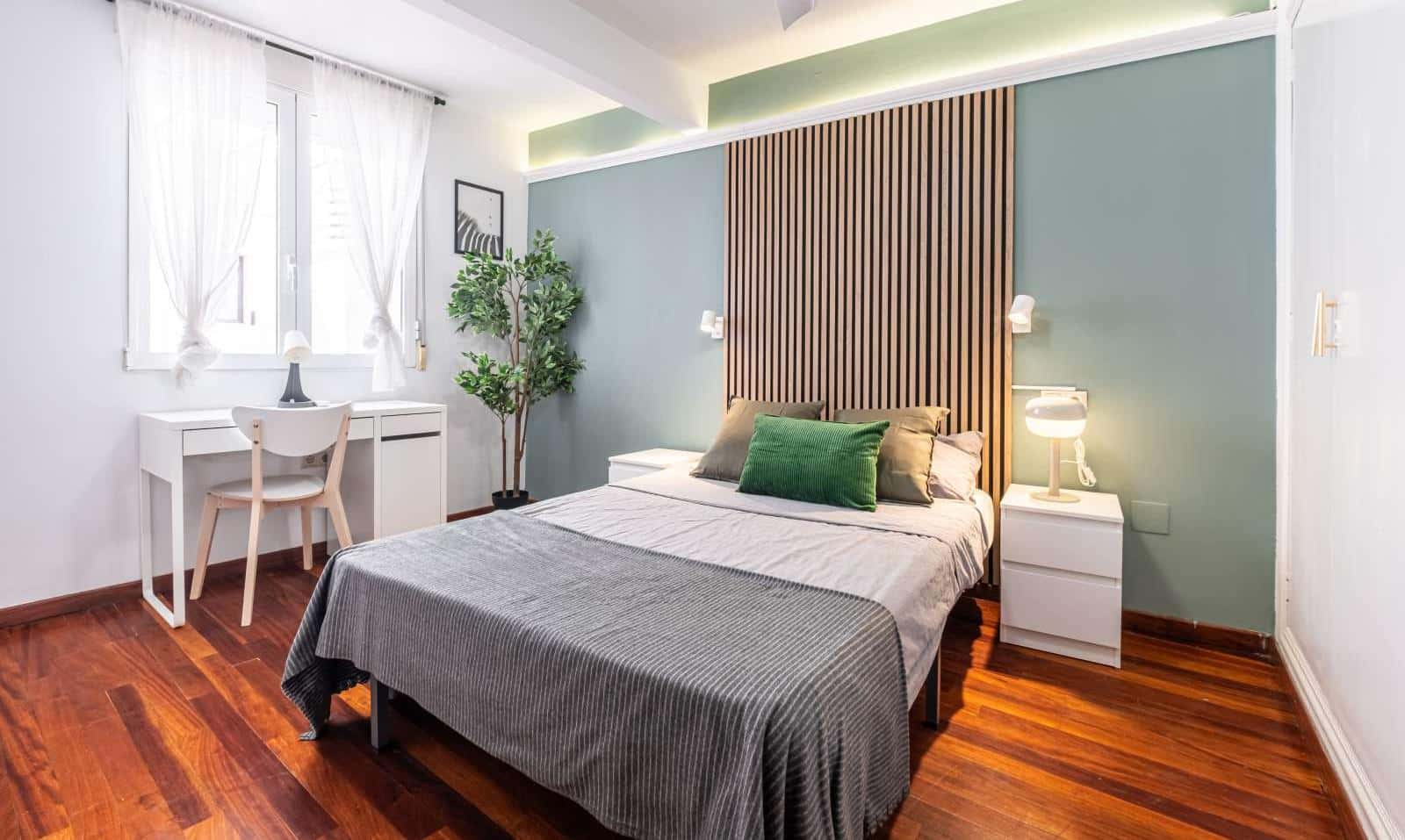 Double bed in Rooms for rent in Alicante