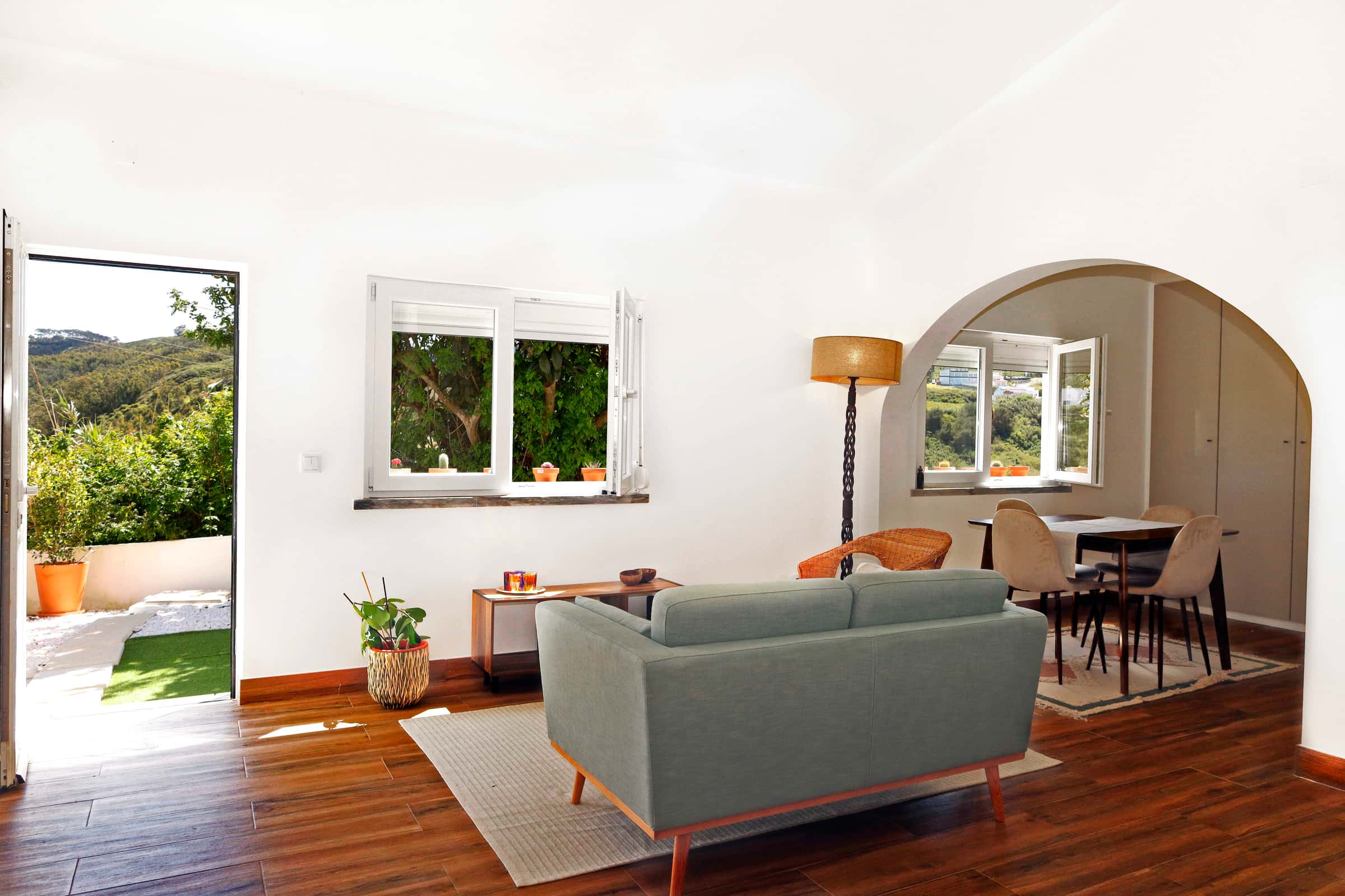 House with private terrace in Encarnação