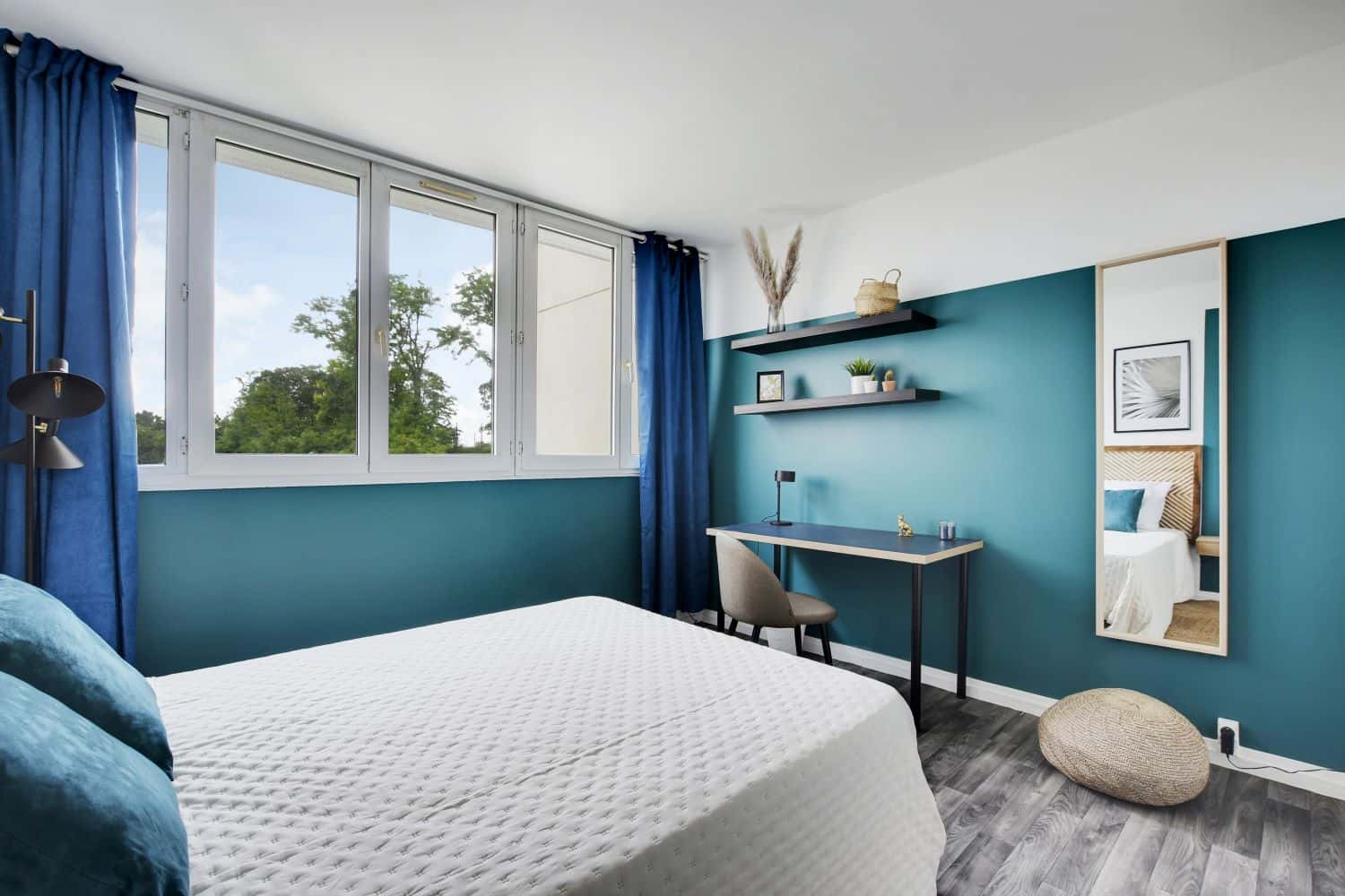 Move into this elegant room of 13 m² for coliving rent in KremlinBicêtre
