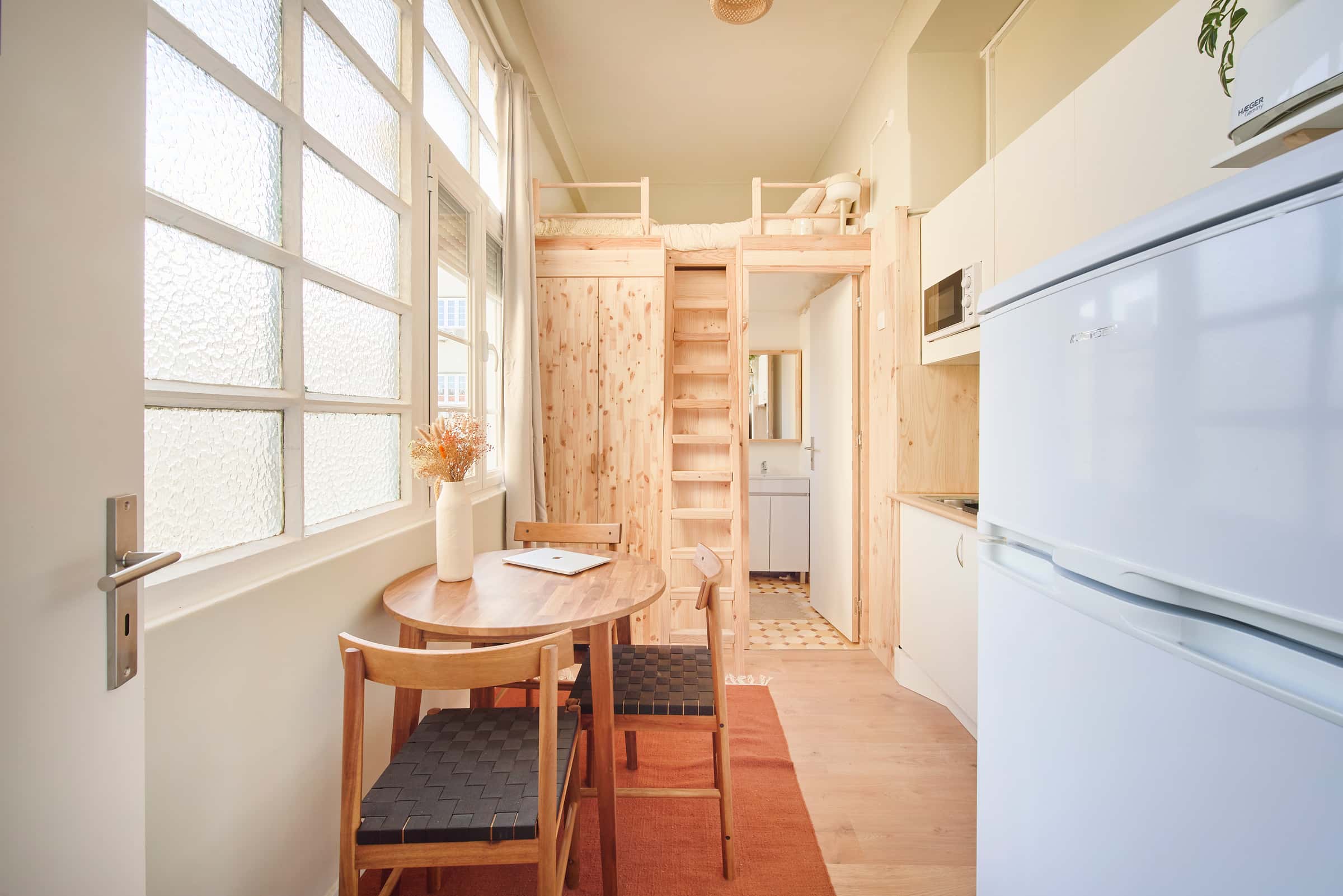 Cosy Studio for Rent in Av. António Augusto Aguiar, Lisbon