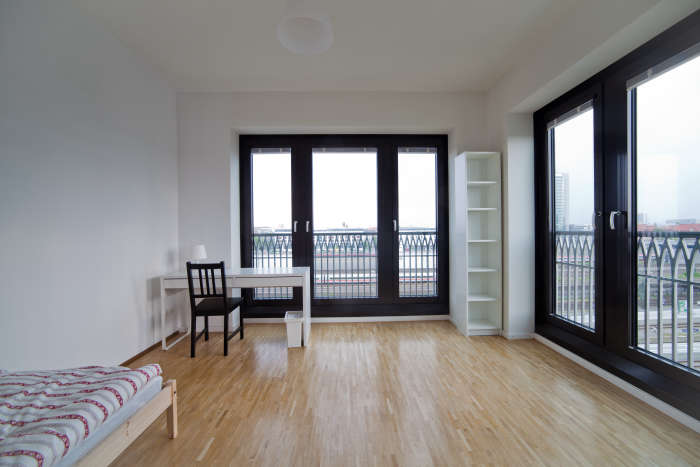 Listing photo thumbnail