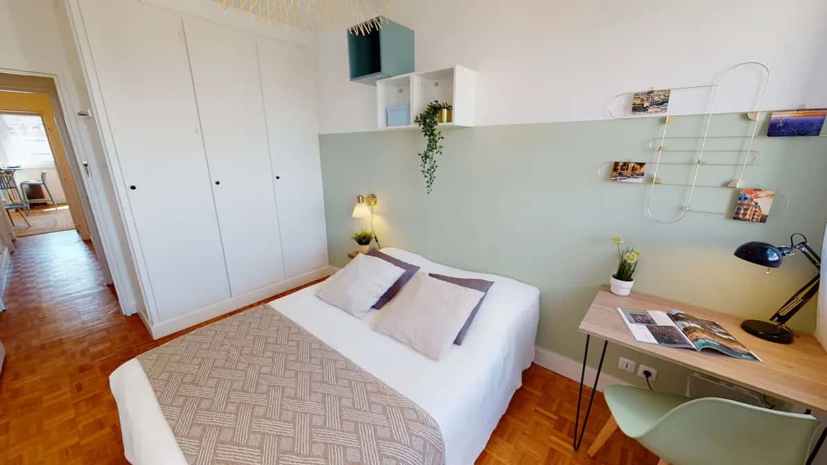 Stanza in Avenue Marceau, Courbevoie di 89 m² con 4 camere