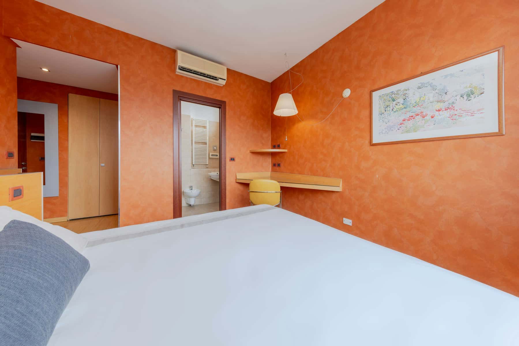Room in Lungo Dora Napoli, Torino for 1100 m² with 10 bedrooms