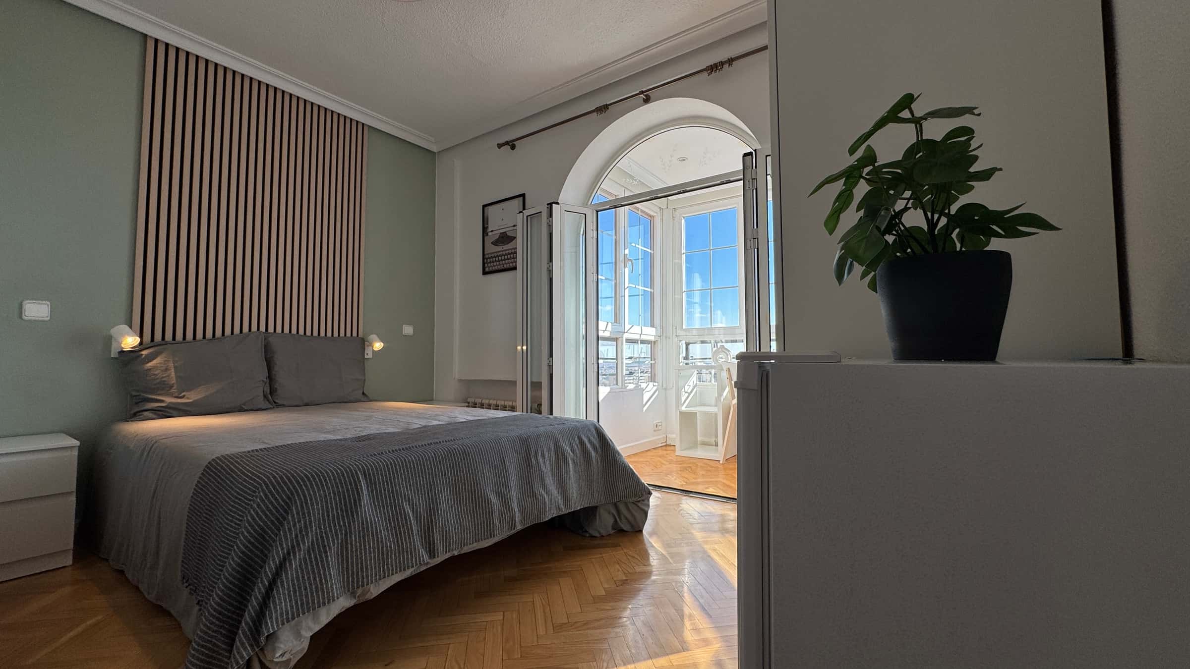 Chambre dans Calle de Tribaldos, Madrid pour 80 m² avec 4 chambres