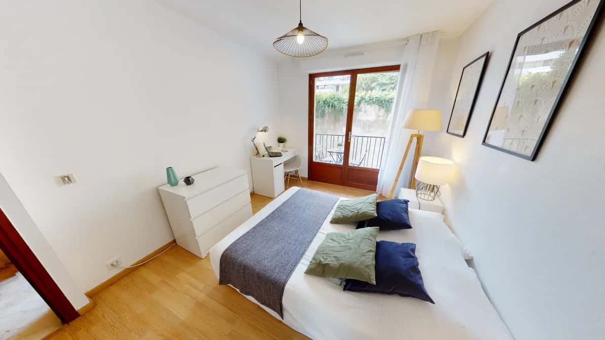 Room in Boulevard Lascrosses, Toulouse for 90 m² with 4 bedrooms