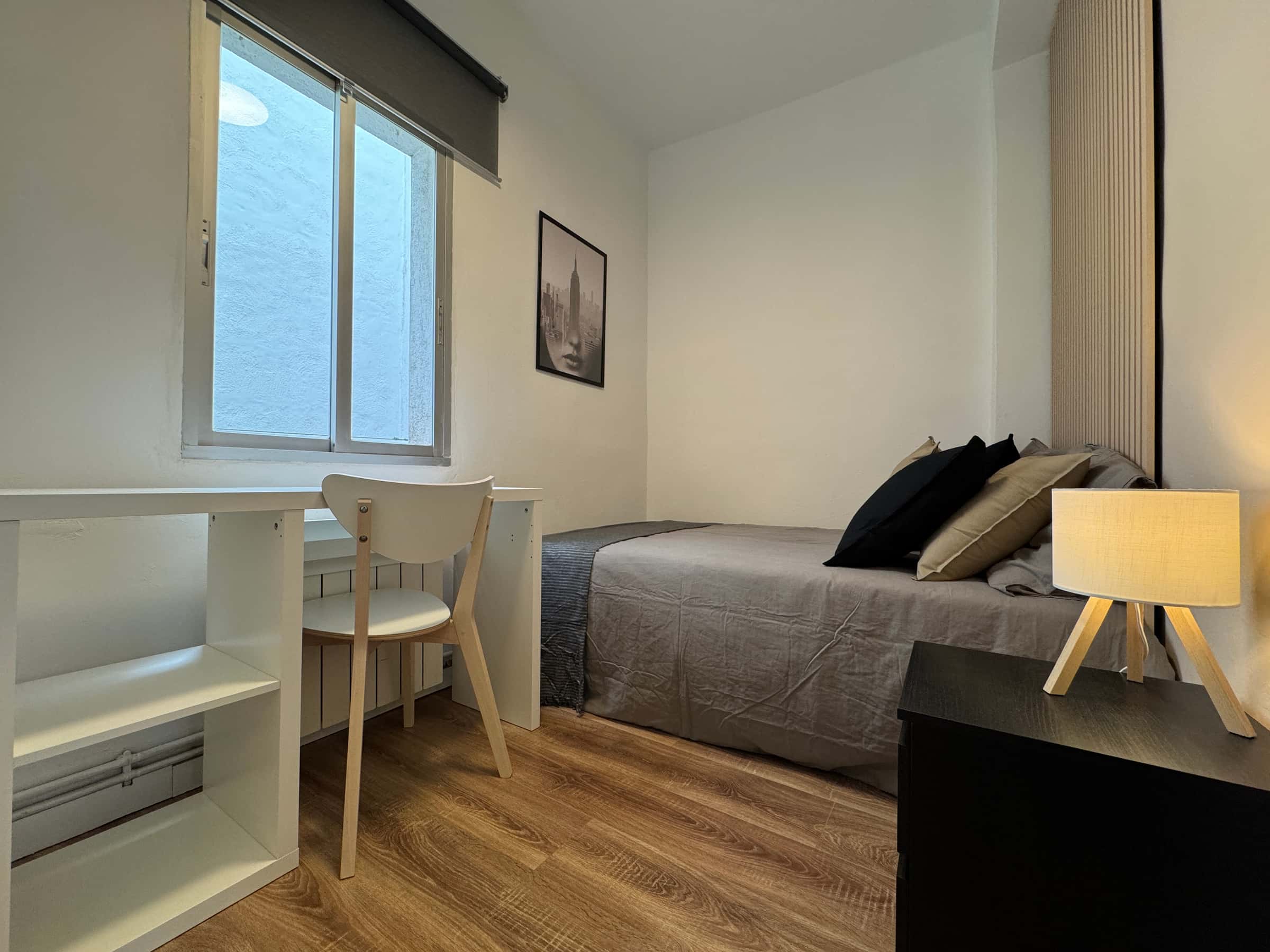 Chambre dans Calle de los Abades, Madrid pour 100 m² avec 5 chambres