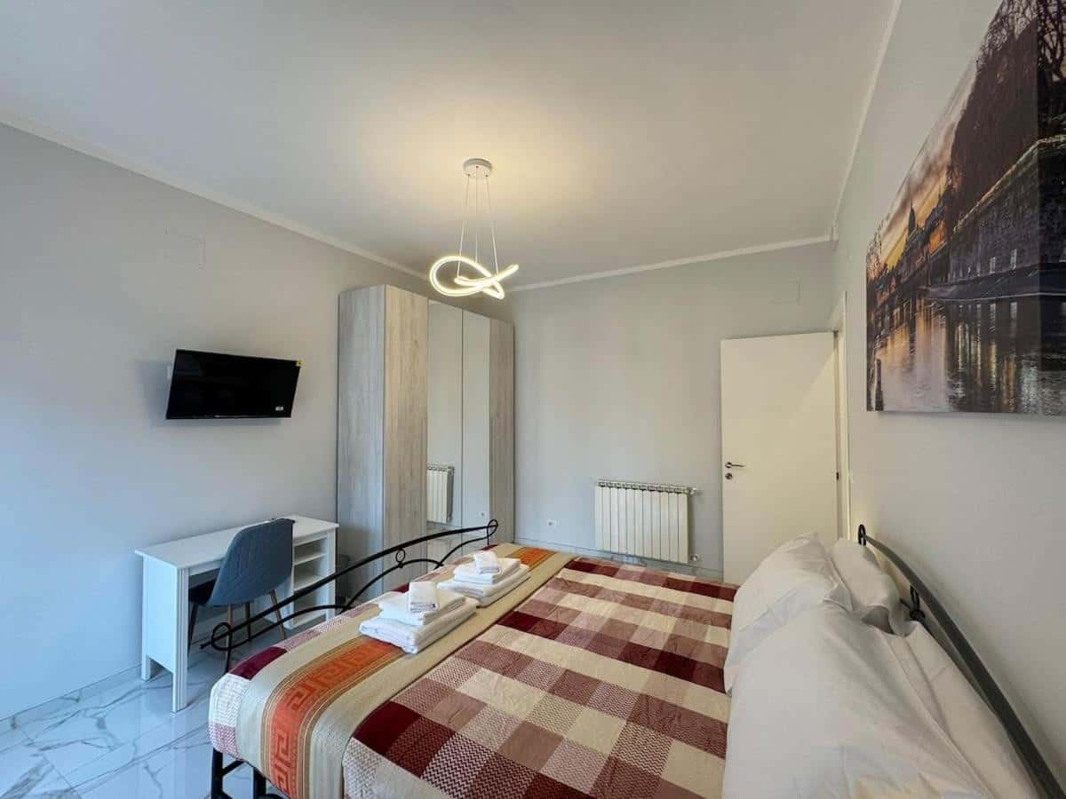 085 - Olivi - True Essence of Rome