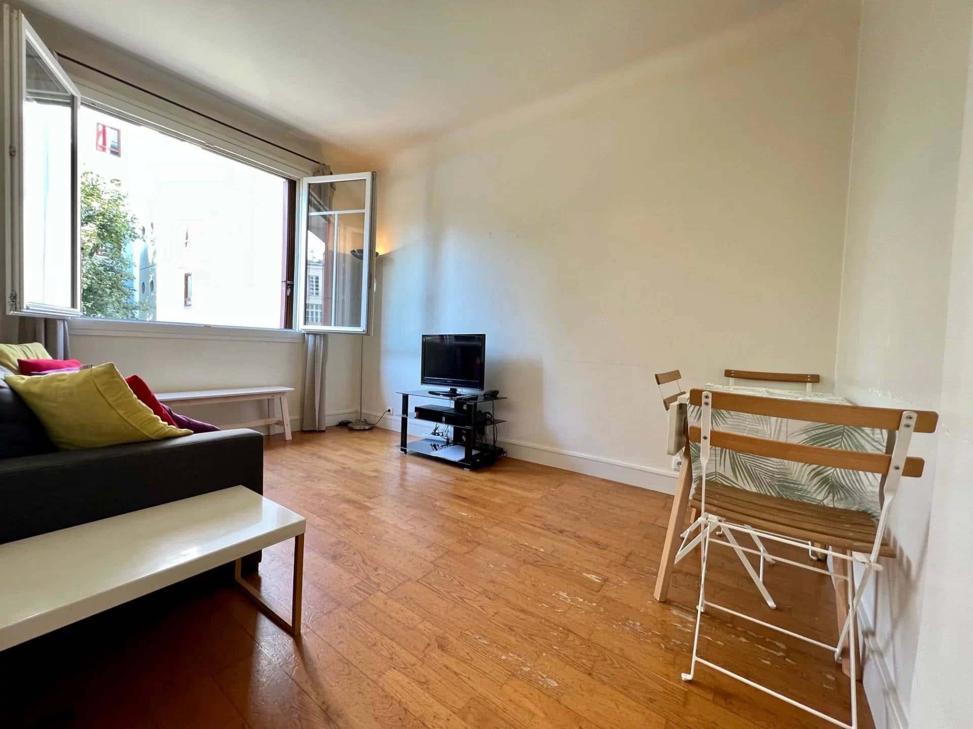 Appartement 32 m² avec une chambre situé rue Breguet au 1er étage avec ascenseur