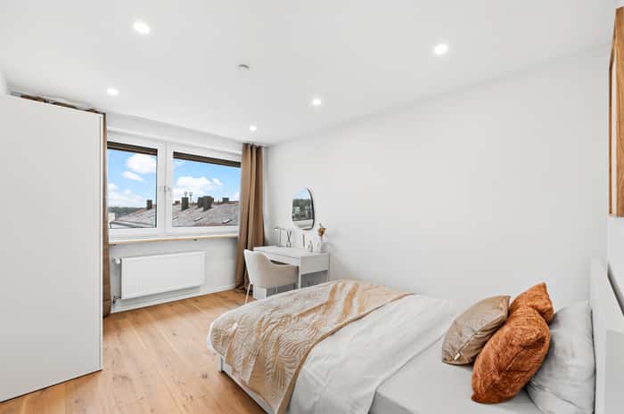 Listing photo thumbnail