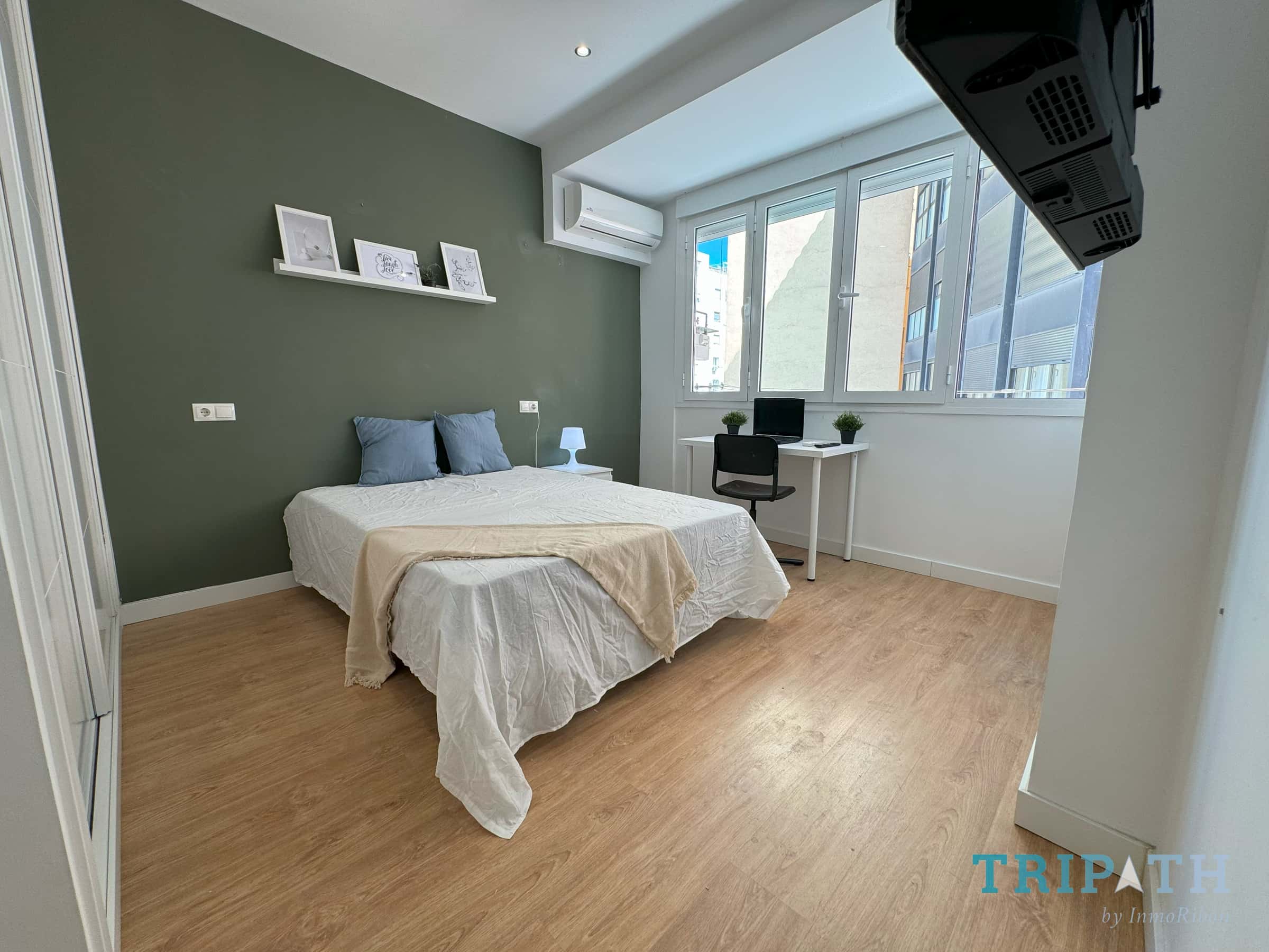 Chambre dans Calle Manuel Aleixandre, Madrid pour 80 m² avec 4 chambres