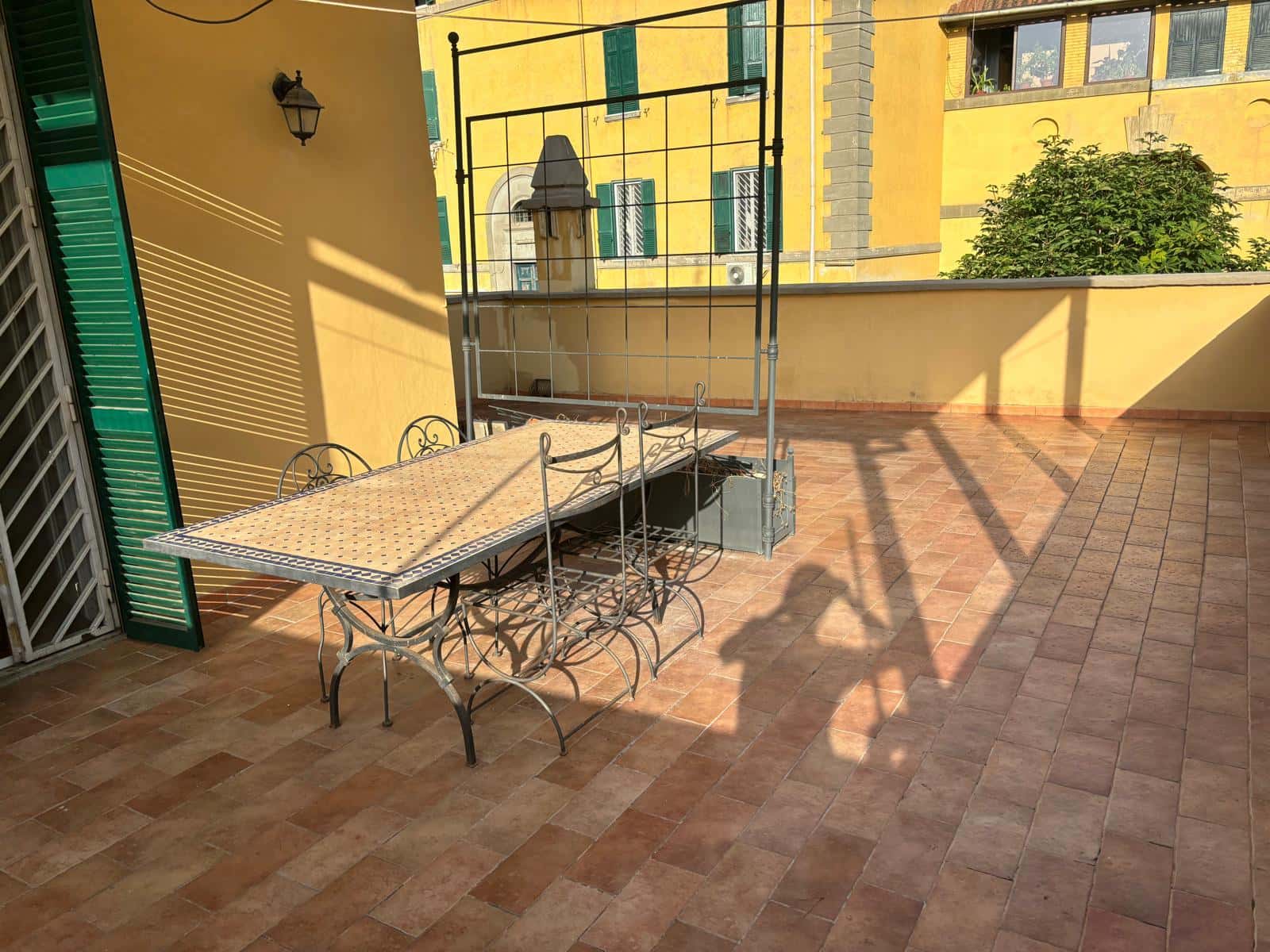 Appartamento in Via Isola Bella, Roma di 120 m² con 3 camere