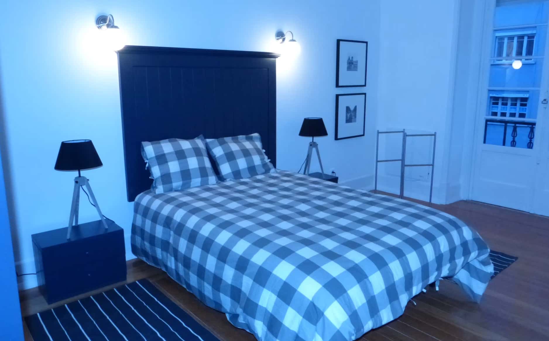 Room with private balcony in Saldanha, Lisbon - VH III - R1