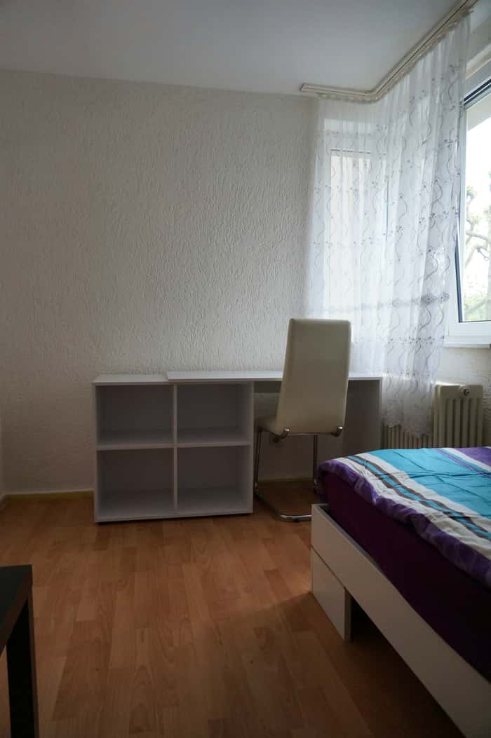 Listing photo thumbnail