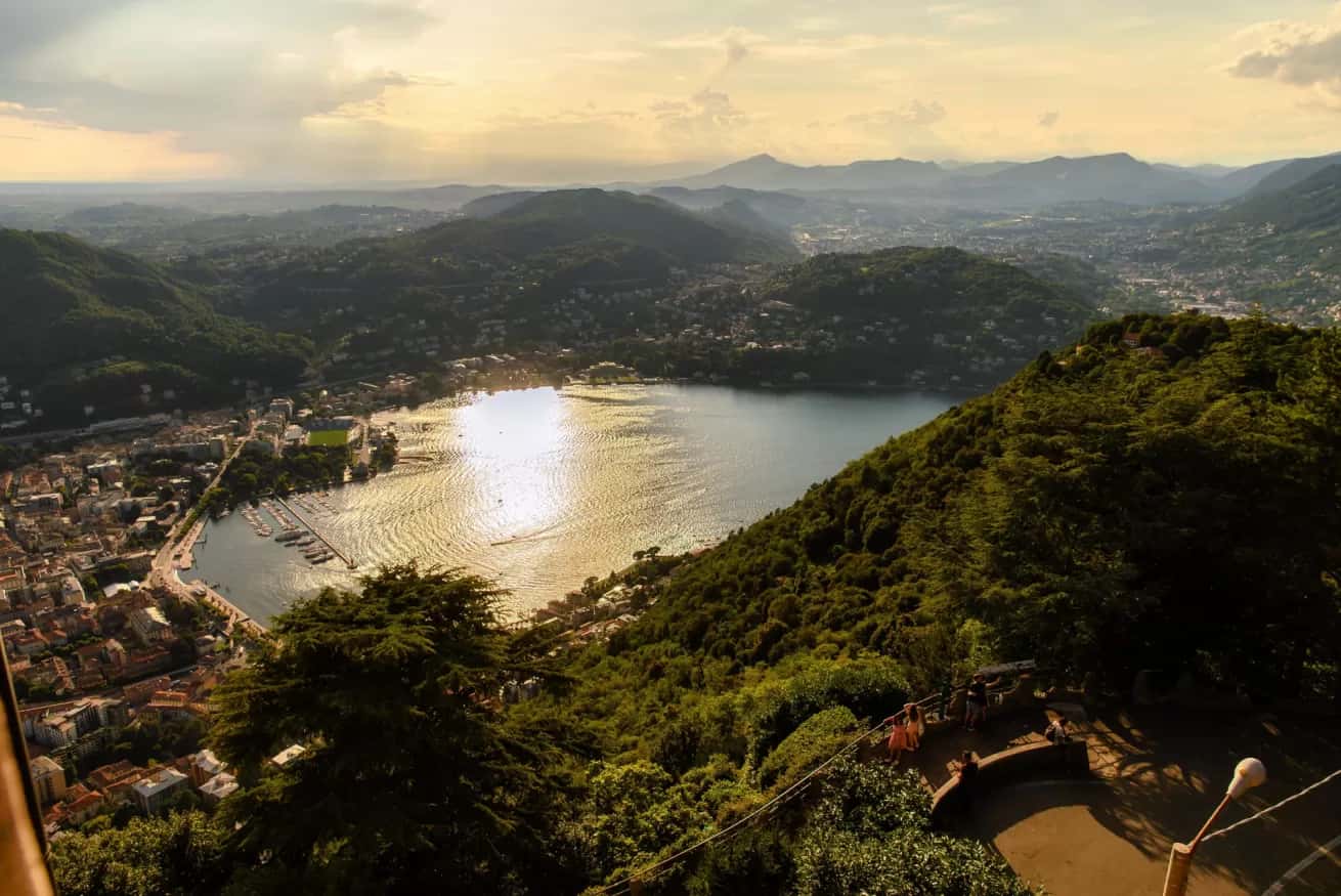 ALMOST PARADISE - Trilocale a Brunate con vista mozzafiato su Como