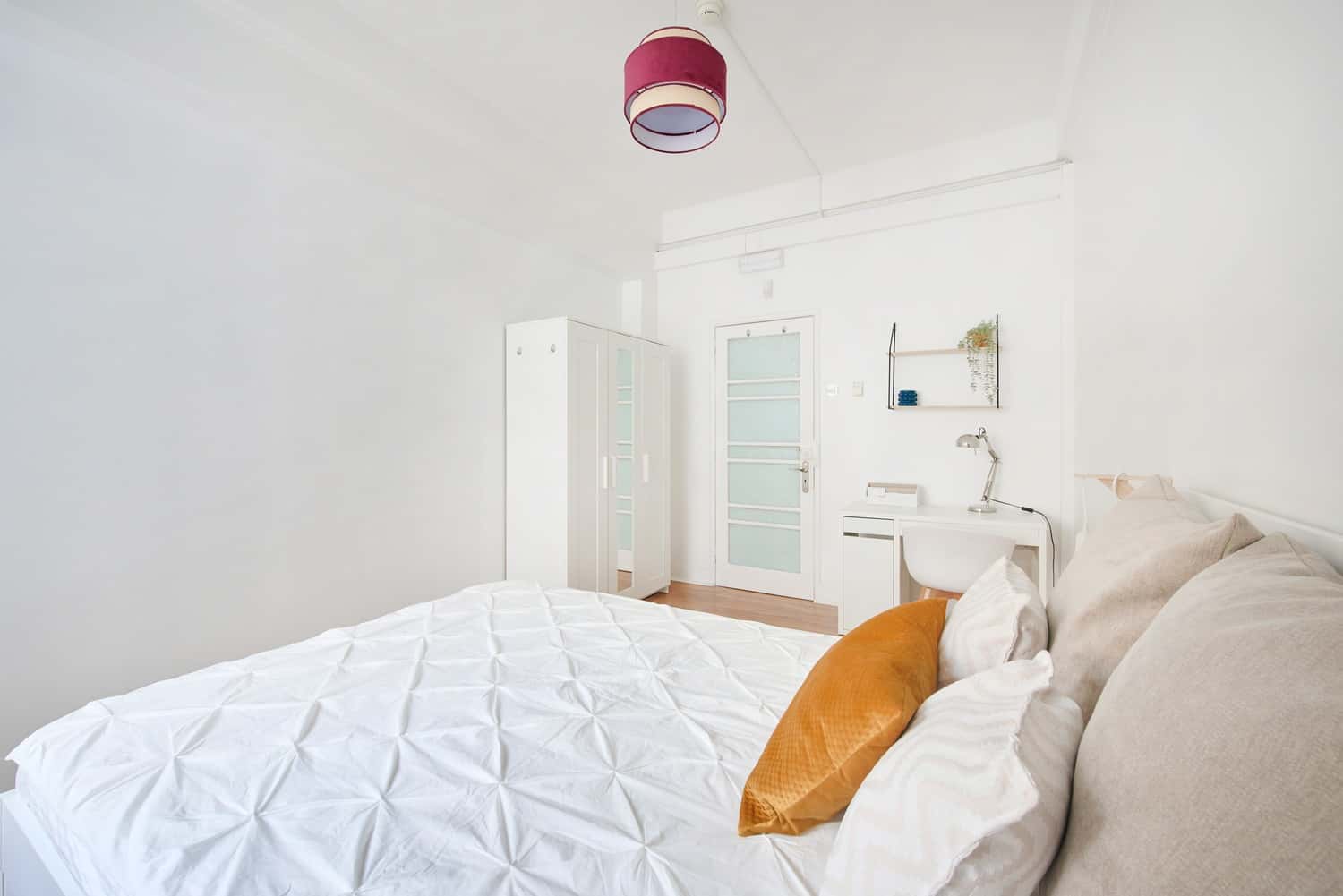 Room in Av. Sidónio Pais 24, 1070-051 Lisboa, Portugal