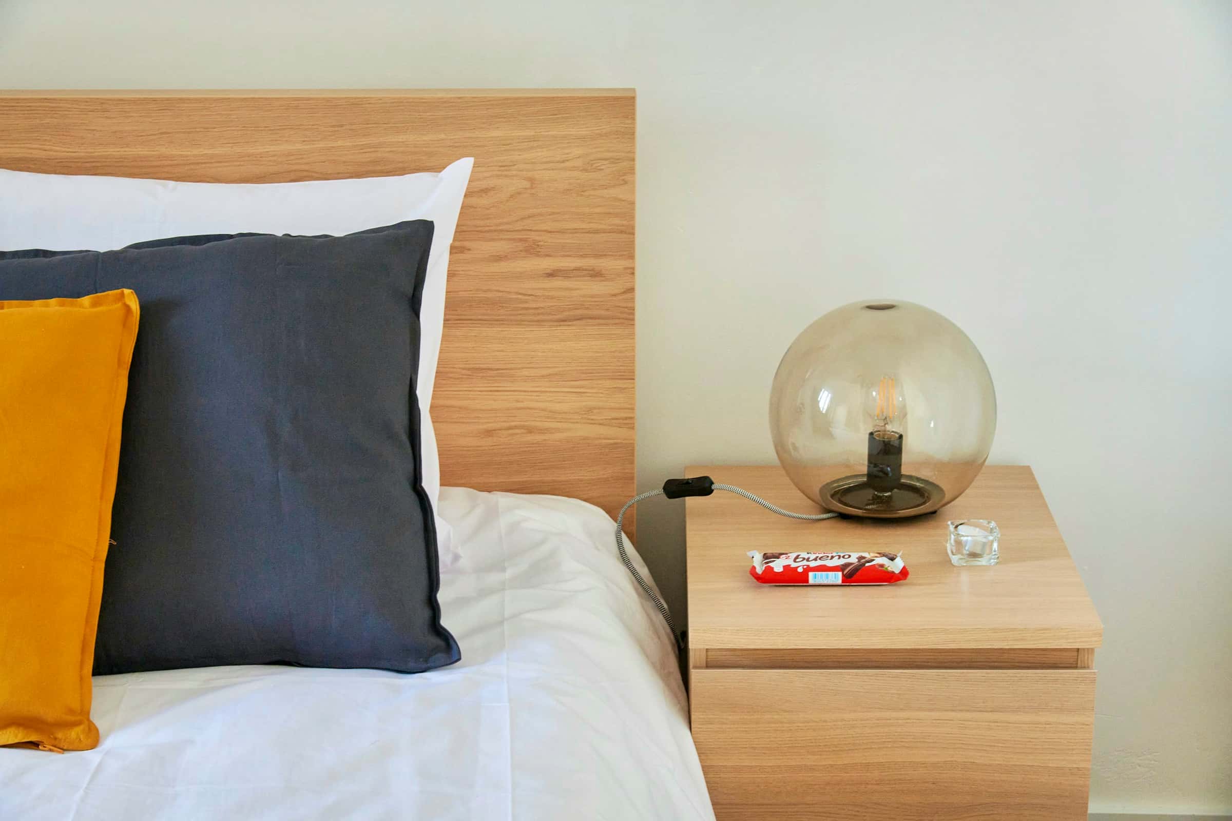 Bedroom in a 4-bedroom apartment in Av. Berna, Lisbon - Room 1