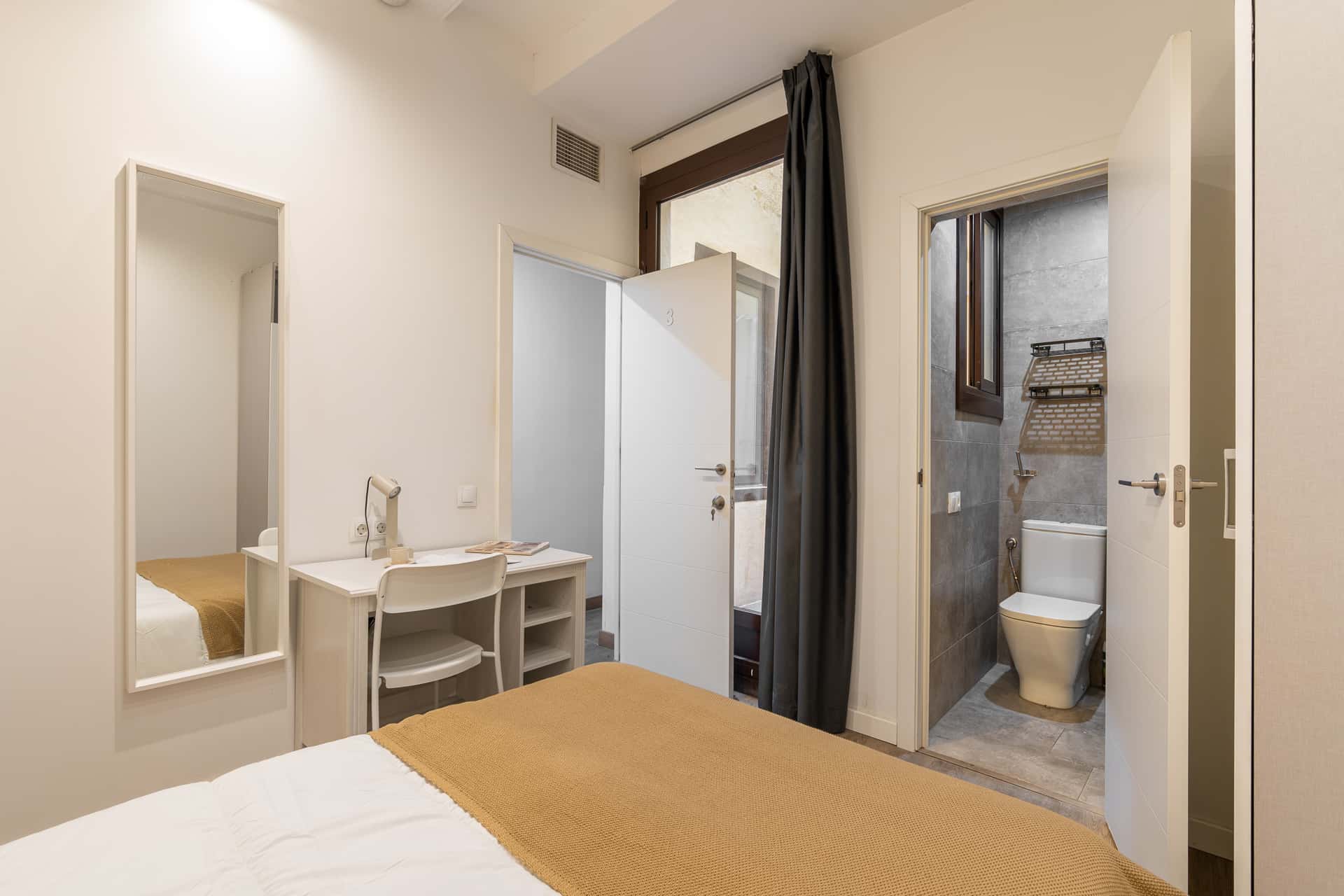Habitacion privada en Carrer de l'Hospital , Barcelona