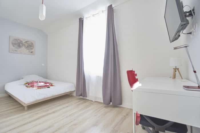 Listing photo thumbnail